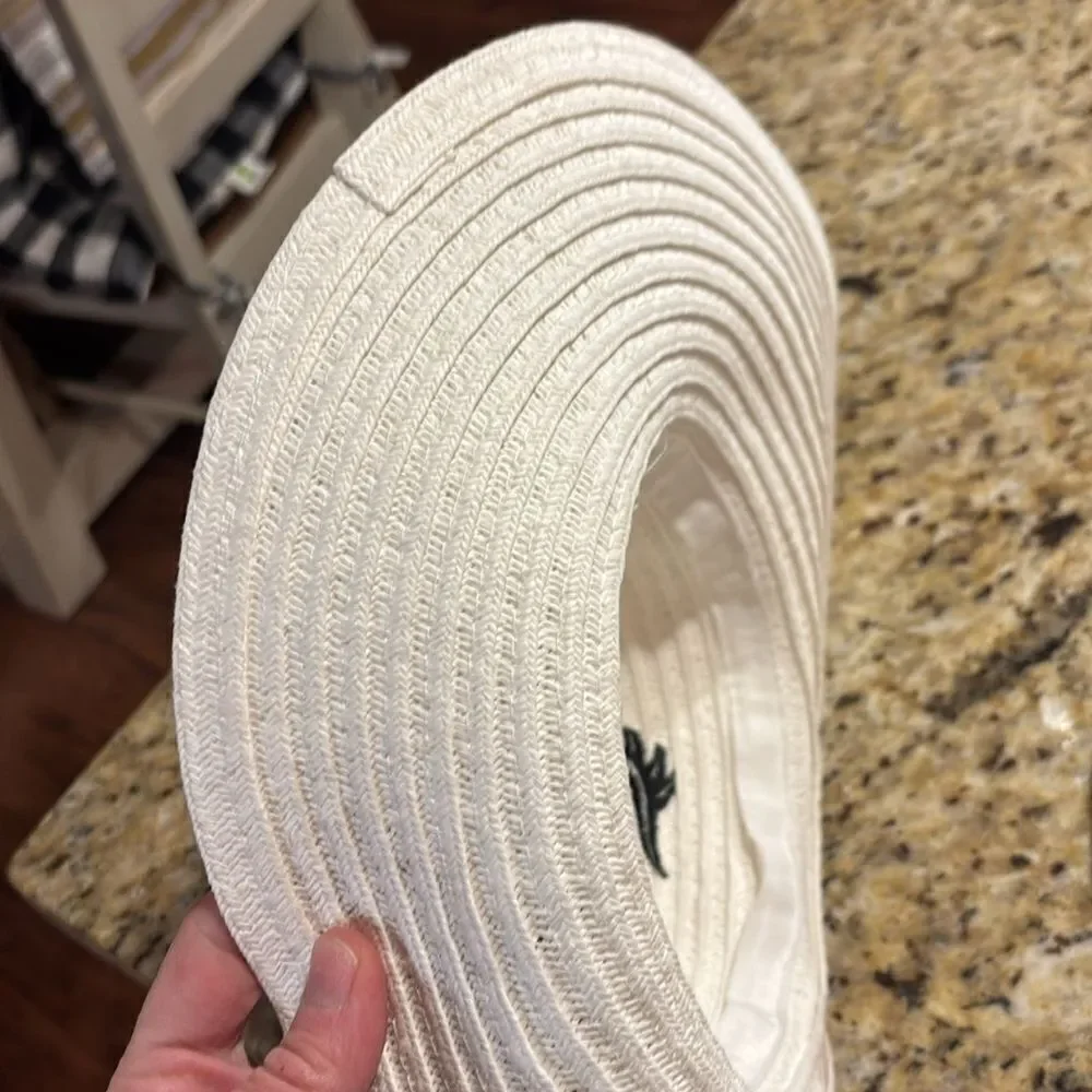 NWT Claire unicorn 🦄 sun hats